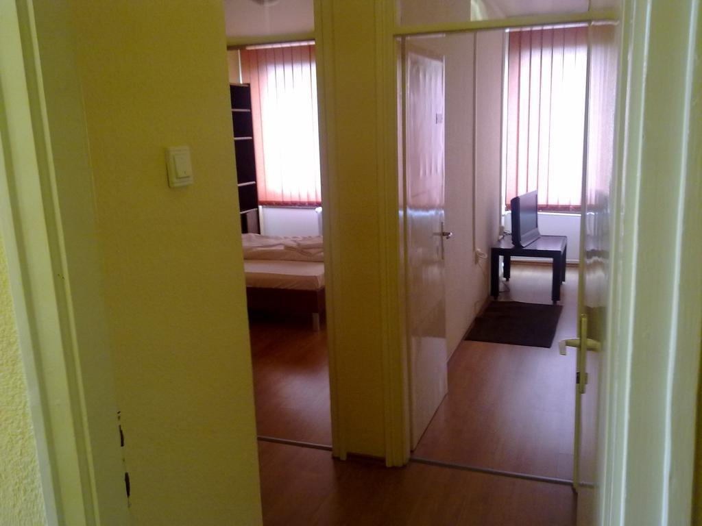 Eszterhazy Karoly Egyetem Hotel Егер Стая снимка
