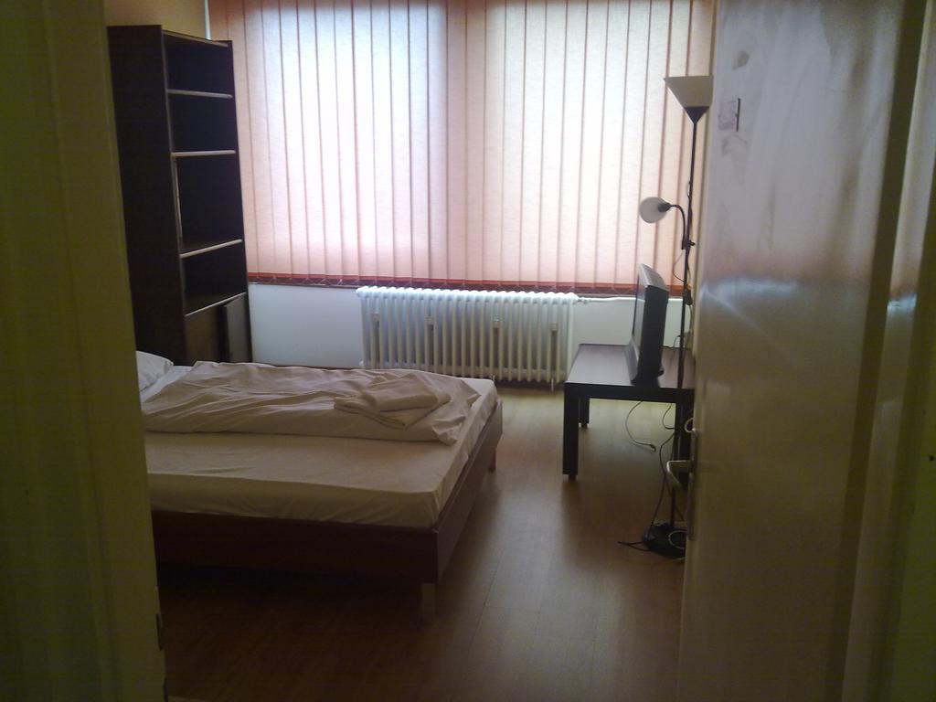 Eszterhazy Karoly Egyetem Hotel Егер Екстериор снимка
