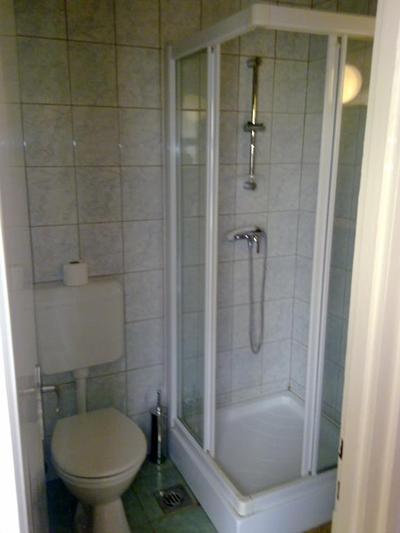 Eszterhazy Karoly Egyetem Hotel Егер Стая снимка