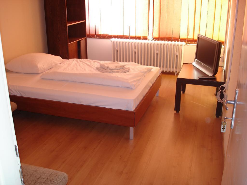 Eszterhazy Karoly Egyetem Hotel Егер Стая снимка