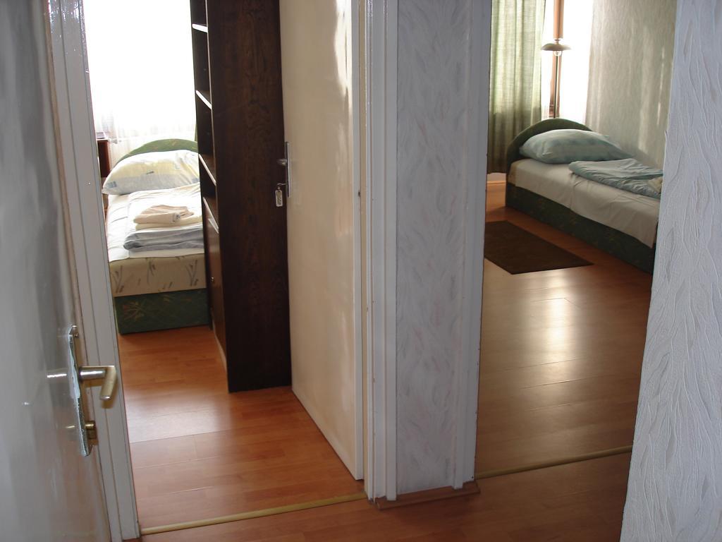 Eszterhazy Karoly Egyetem Hotel Егер Екстериор снимка