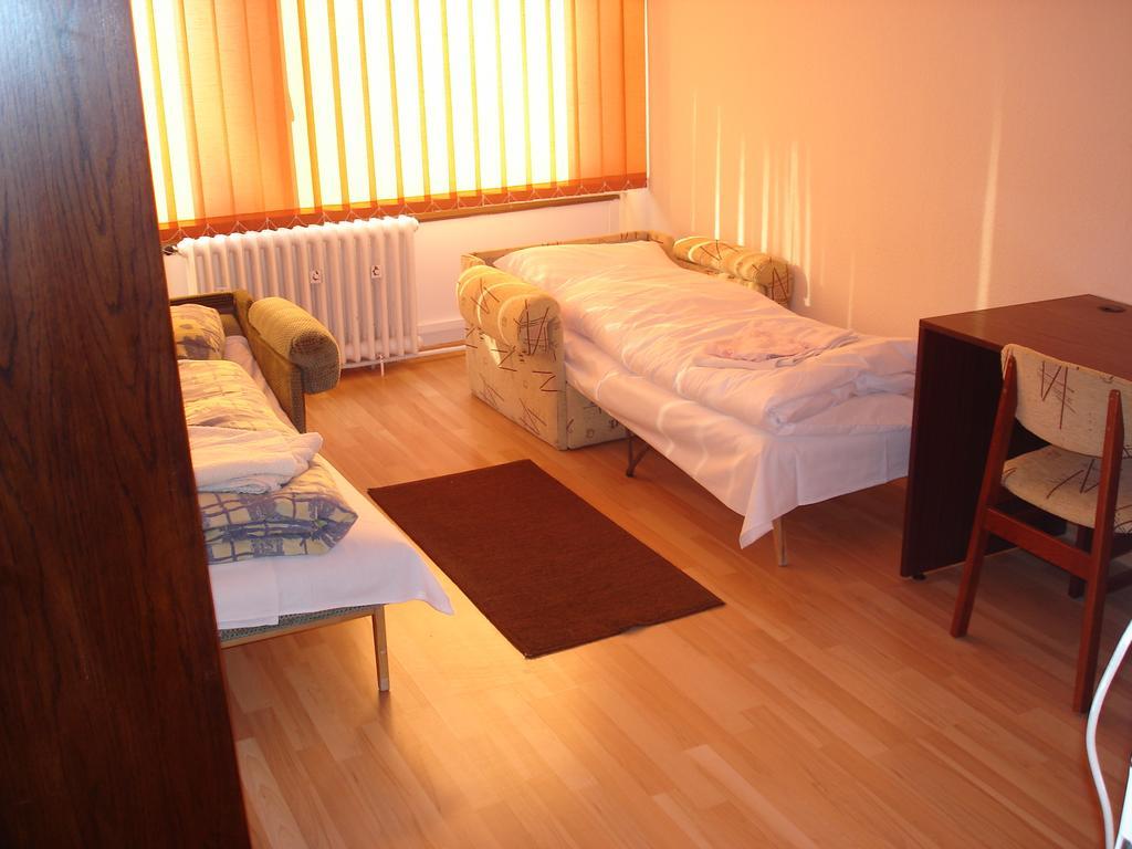 Eszterhazy Karoly Egyetem Hotel Егер Стая снимка
