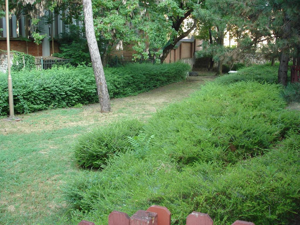 Eszterhazy Karoly Egyetem Hotel Егер Екстериор снимка
